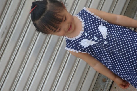 两岁半宝宝，波点连衣裙