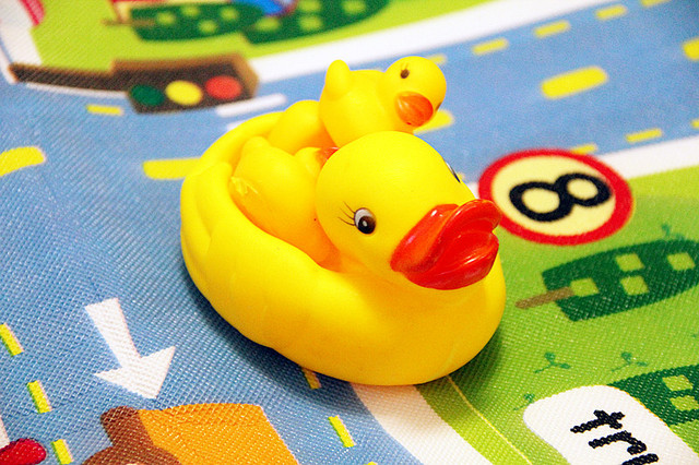 宝宝6个月 大家都准备了那些玩具呢 818我家石子儿的玩具