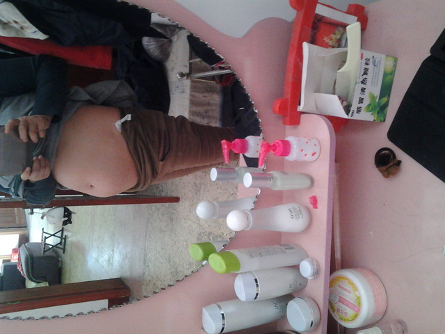 为什么我的肚子中间那里是凹进去的?