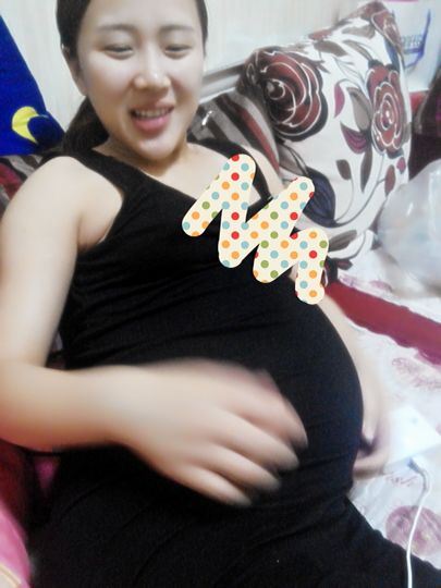 宝爸拍的大肚照,嘿嘿.