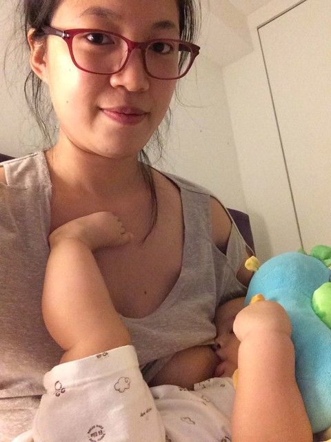 晒张孩子幸福的吃奶照,哈哈_我孩子美不美,这个塌鼻子_宝宝树