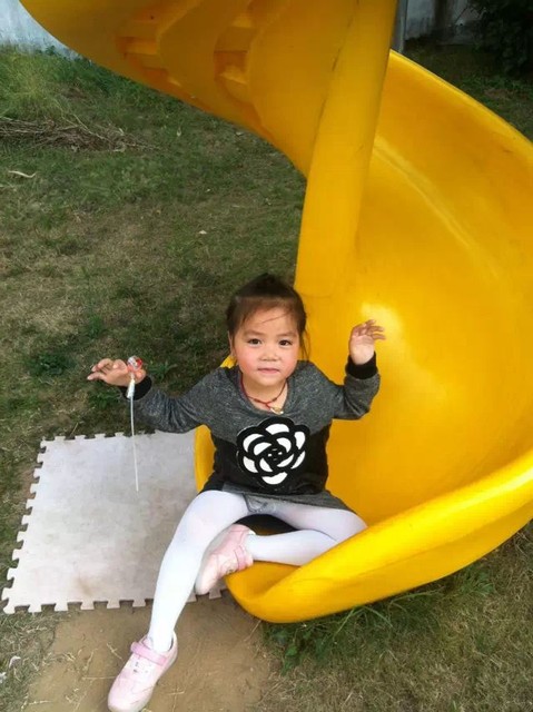 可以晒晒我四岁半的可爱丫头吗?超爱她.