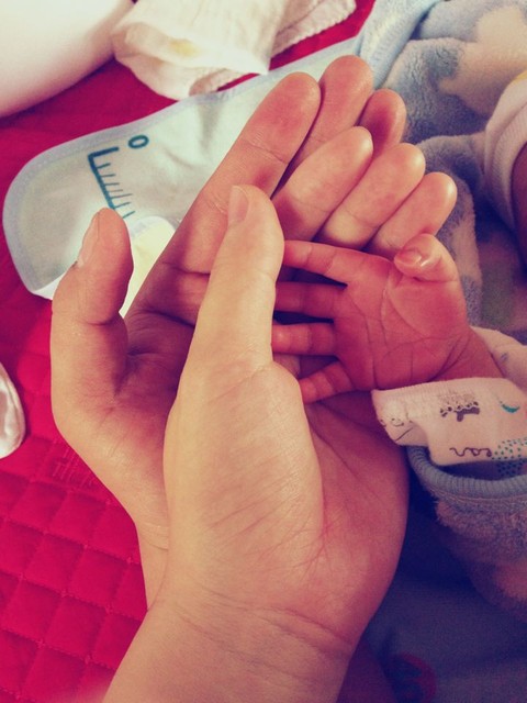 大手拉小手!一起过!有爱!萌萌哒!