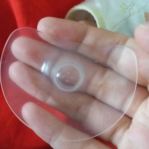 请问乳头内陷应该怎么母乳?