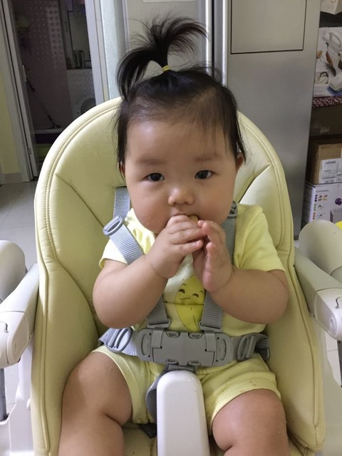 我家没剃过头发 现在天天扎个冲天炮发型