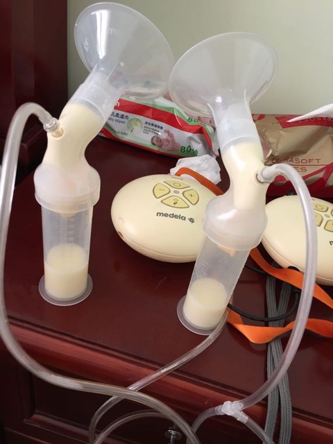 有用吸奶器把奶吸出来喂宝宝的宝妈吗