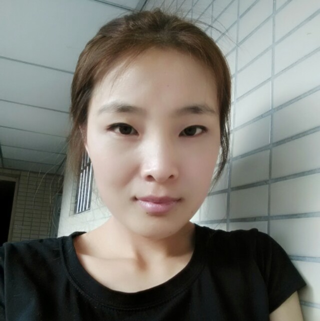 80后辣妈们都来晒自拍照了