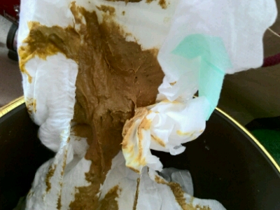 满月混合餵养宝宝五天没有正常大便,吃了妈咪爱后今天大便了,非常酸臭