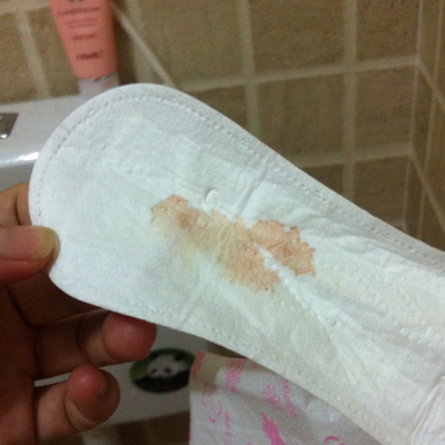 孕24周2天,饭后小睡2小时起床上厕所发现内裤垫的