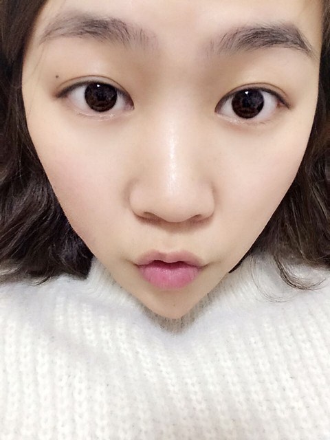 锥子脸,大眼睛,白皮肤