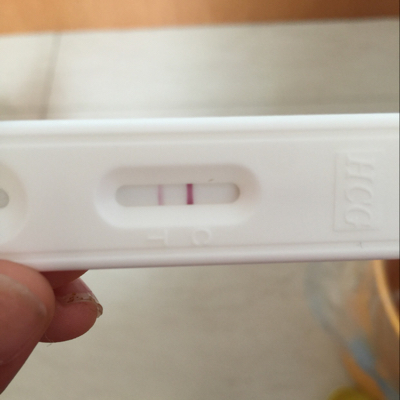 验孕棒验出是一深一浅,但b超检查没有孕囊这是怀孕了吗?